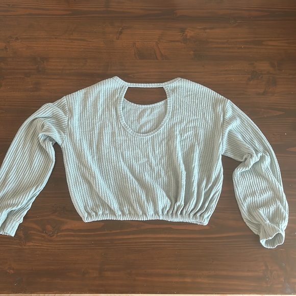 Hollister Long Sleeve Size XS - Picture 4 of 6